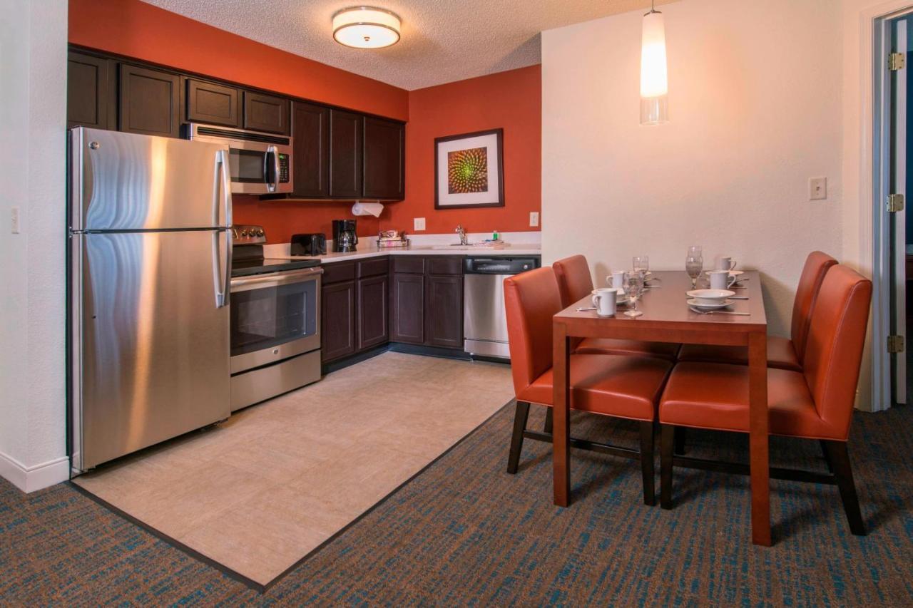 Residence Inn Fairfax Меррифилд Экстерьер фото