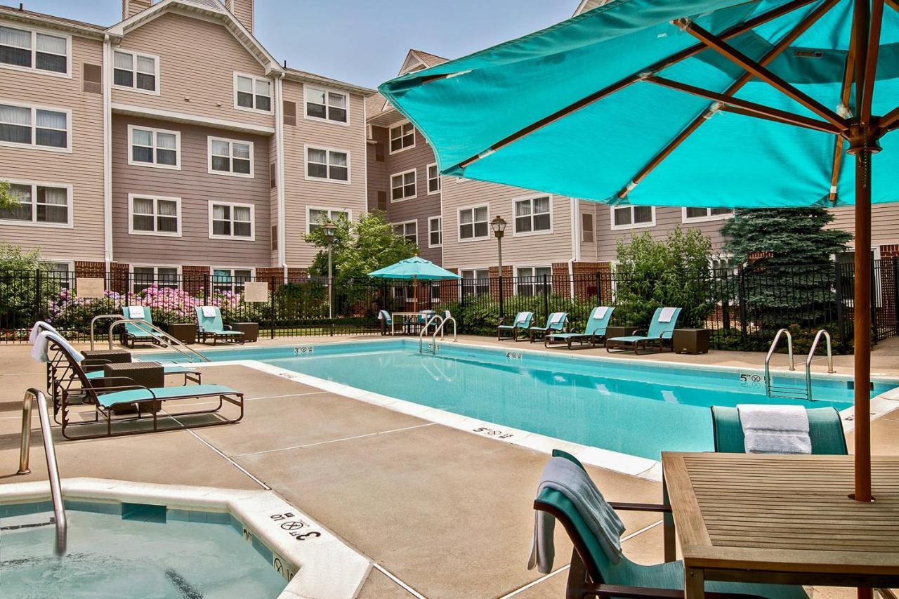 Residence Inn Fairfax Меррифилд Экстерьер фото