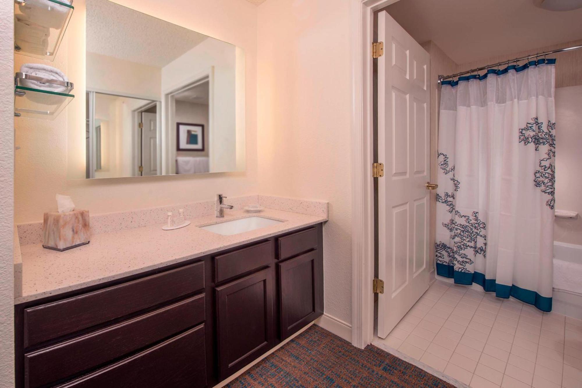 Residence Inn Fairfax Меррифилд Экстерьер фото