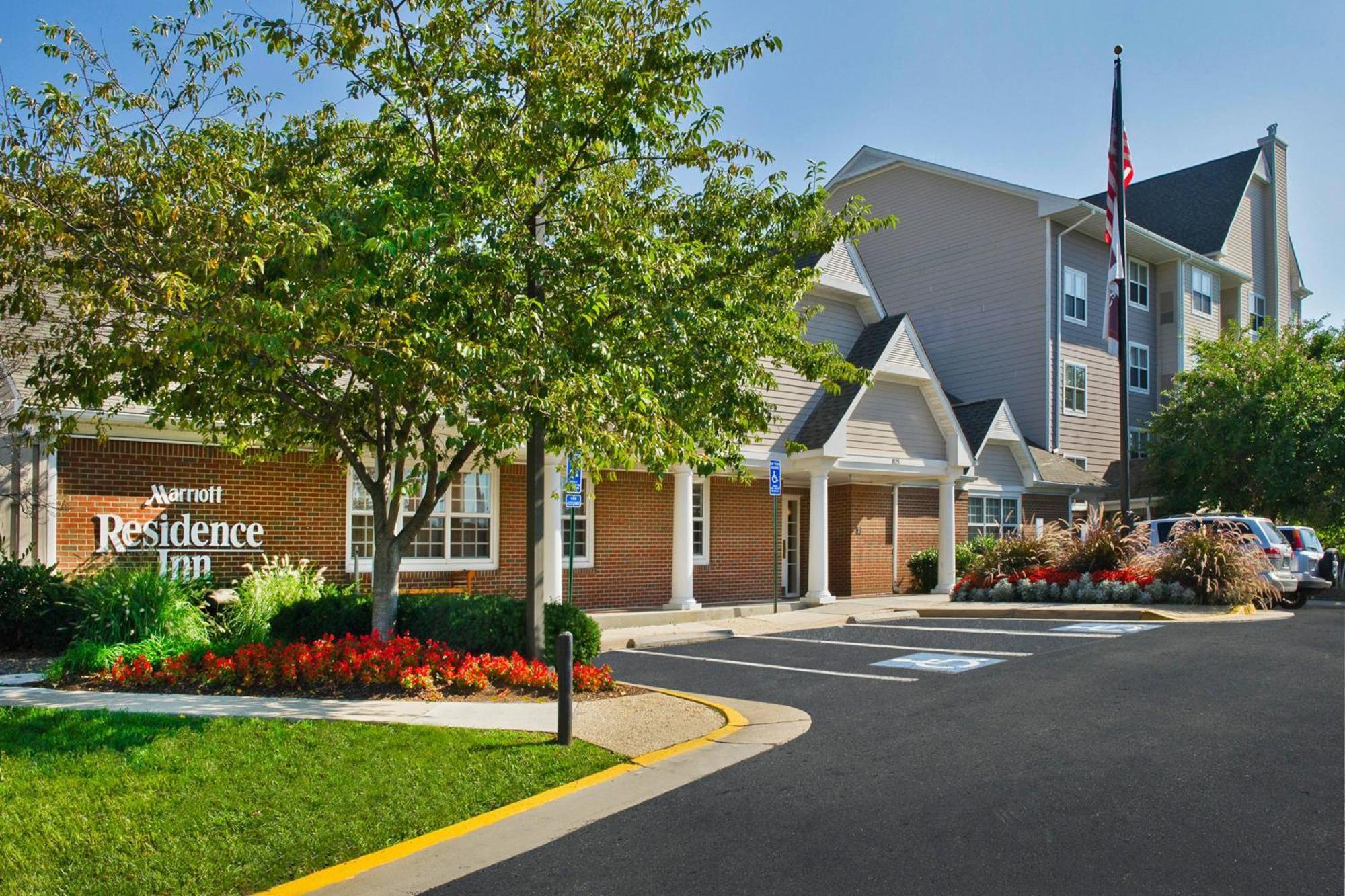Residence Inn Fairfax Меррифилд Экстерьер фото