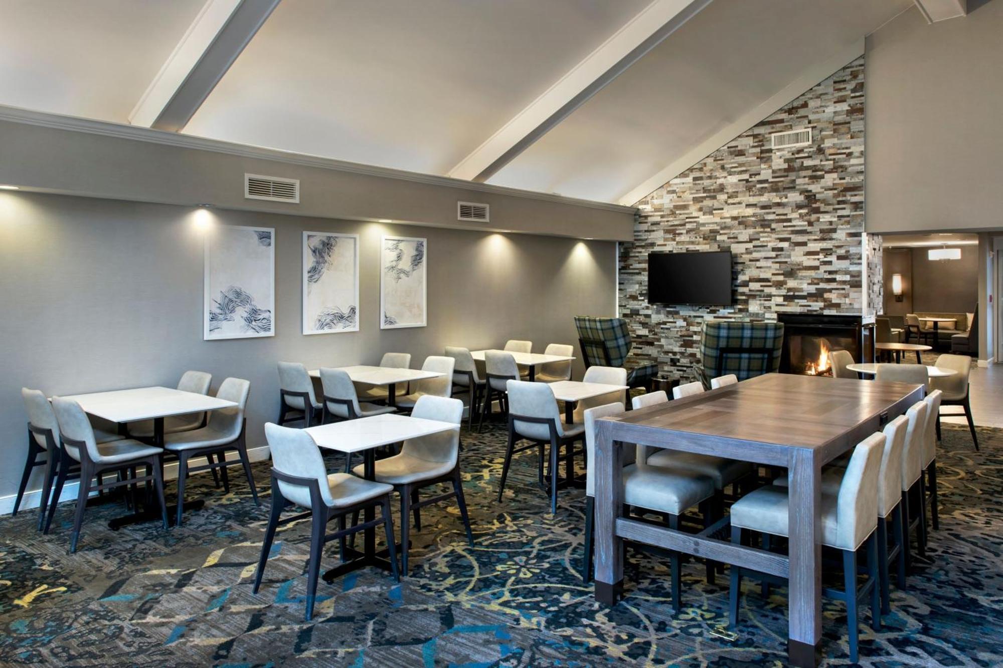 Residence Inn Fairfax Меррифилд Экстерьер фото