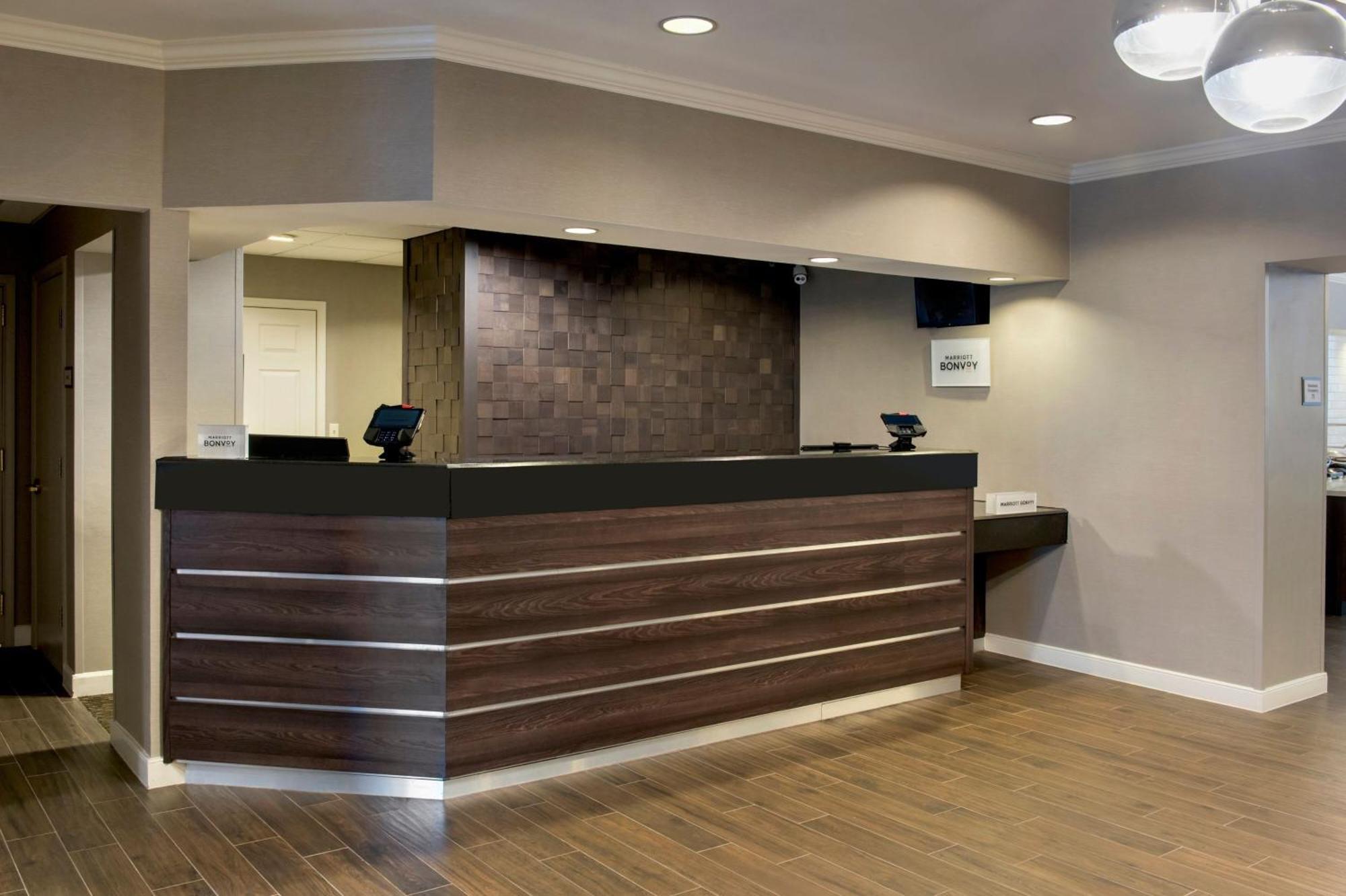 Residence Inn Fairfax Меррифилд Экстерьер фото