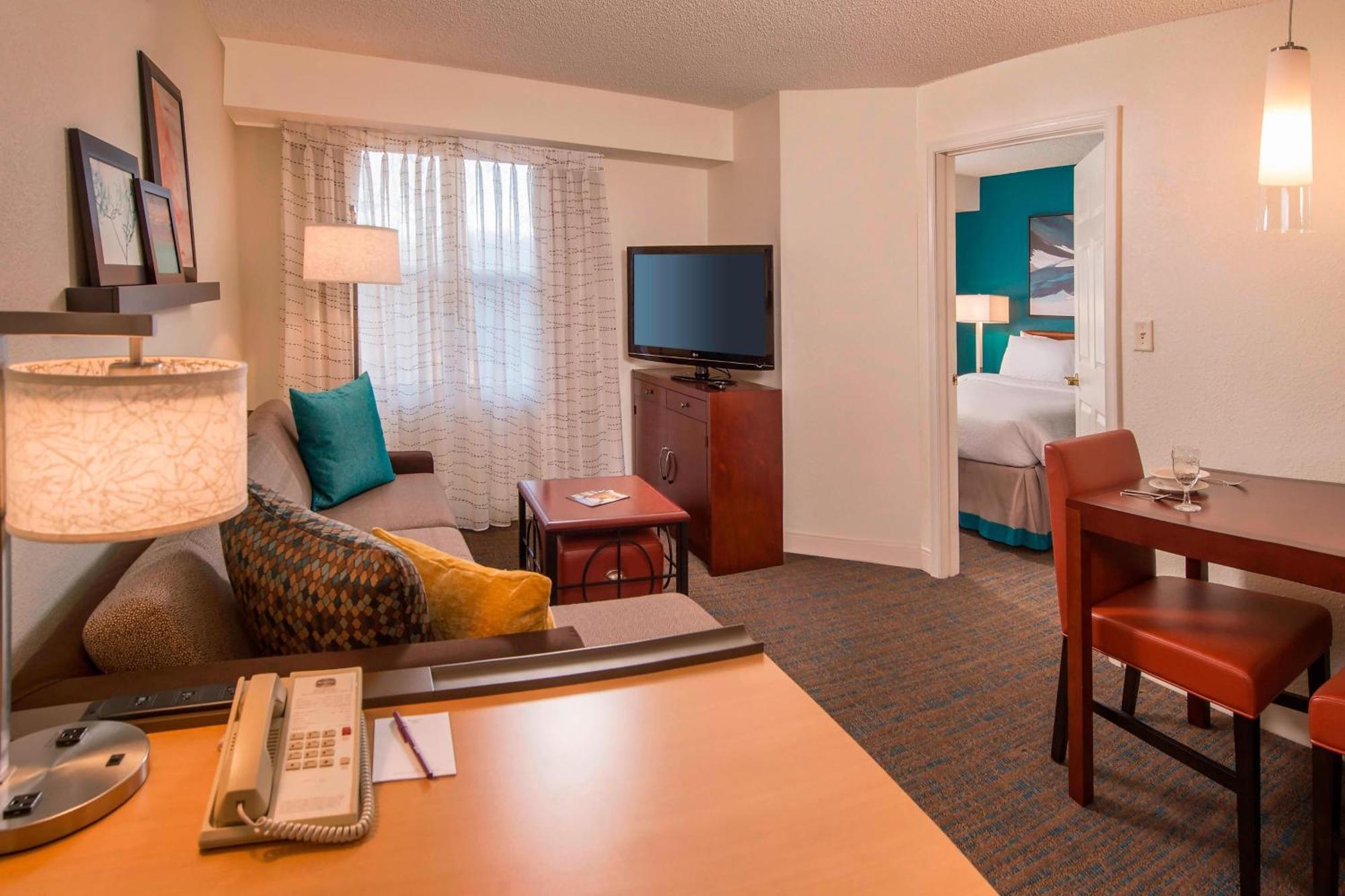 Residence Inn Fairfax Меррифилд Экстерьер фото