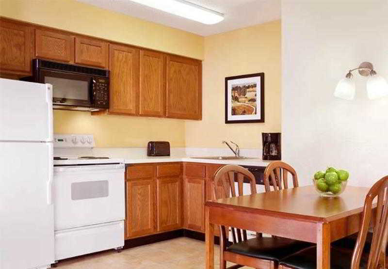 Residence Inn Fairfax Меррифилд Экстерьер фото