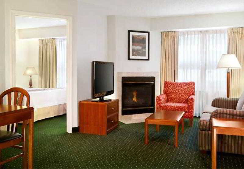 Residence Inn Fairfax Меррифилд Экстерьер фото