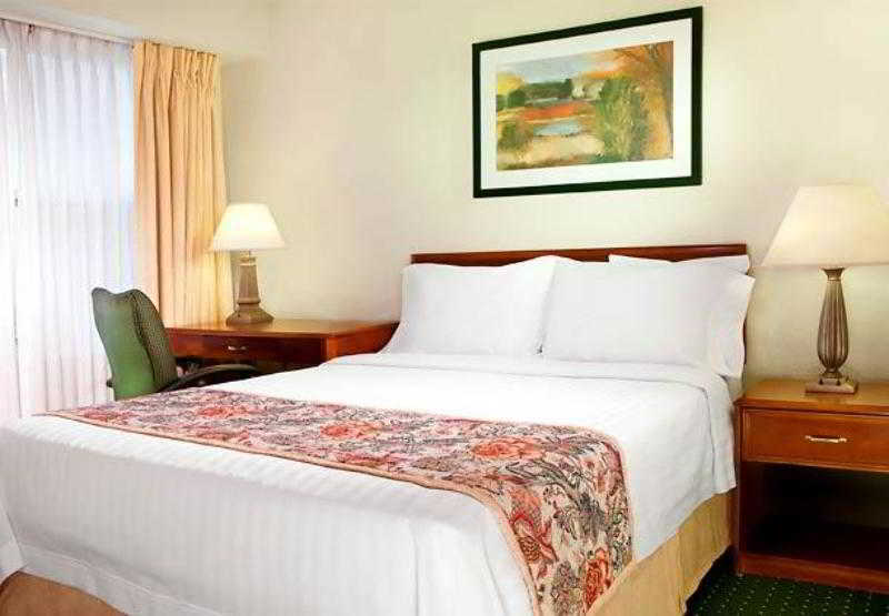 Residence Inn Fairfax Меррифилд Экстерьер фото