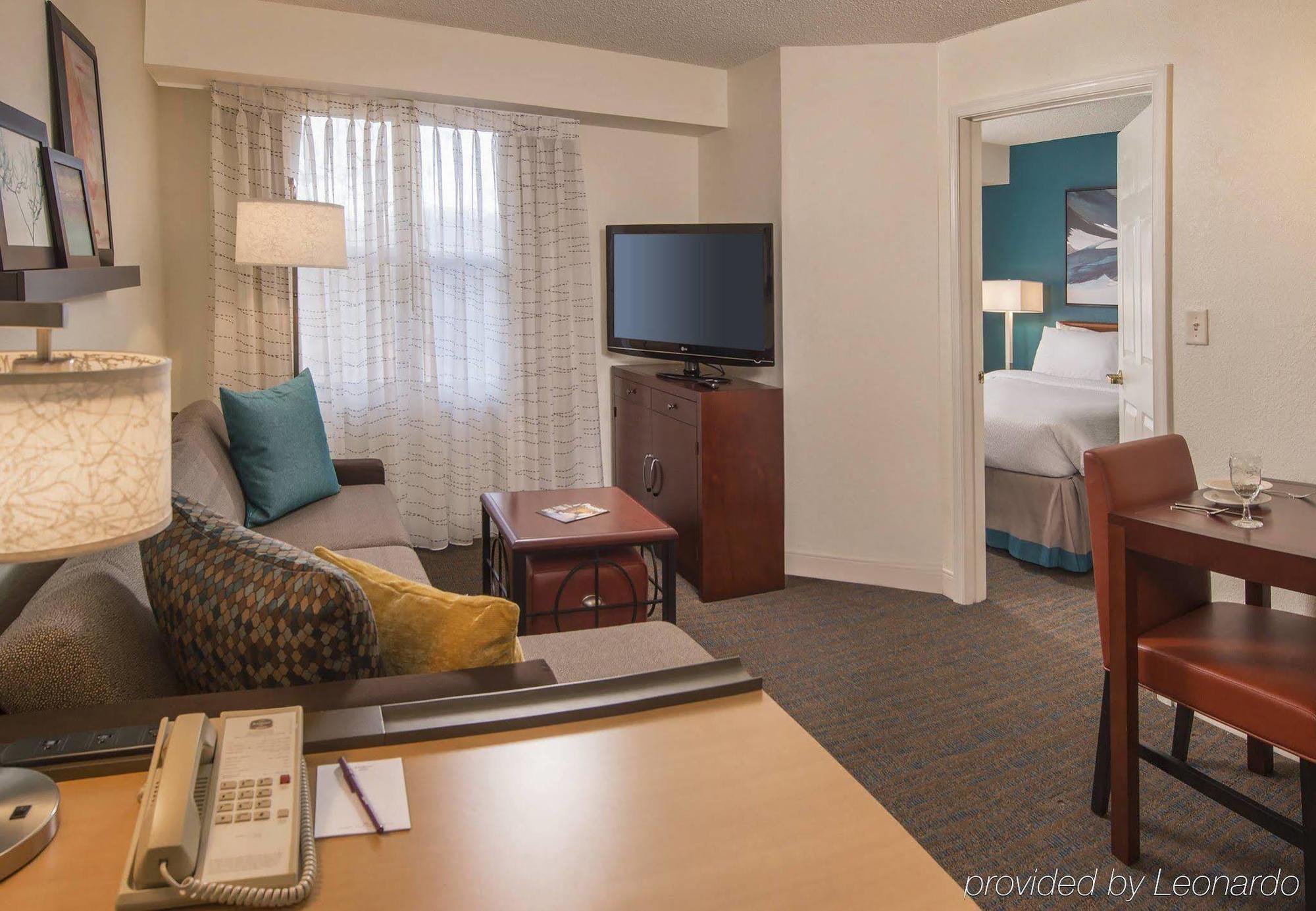 Residence Inn Fairfax Меррифилд Экстерьер фото