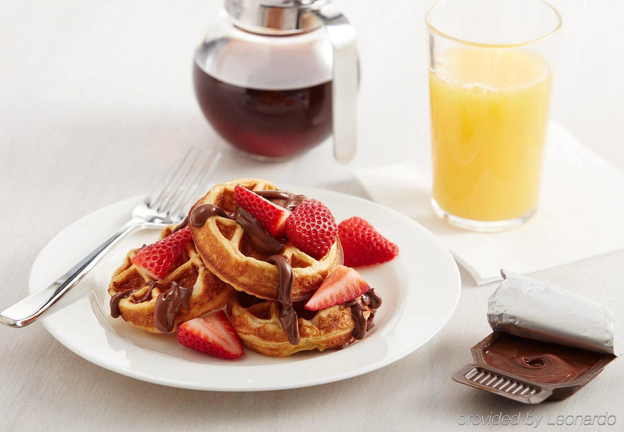 Residence Inn Fairfax Меррифилд Экстерьер фото