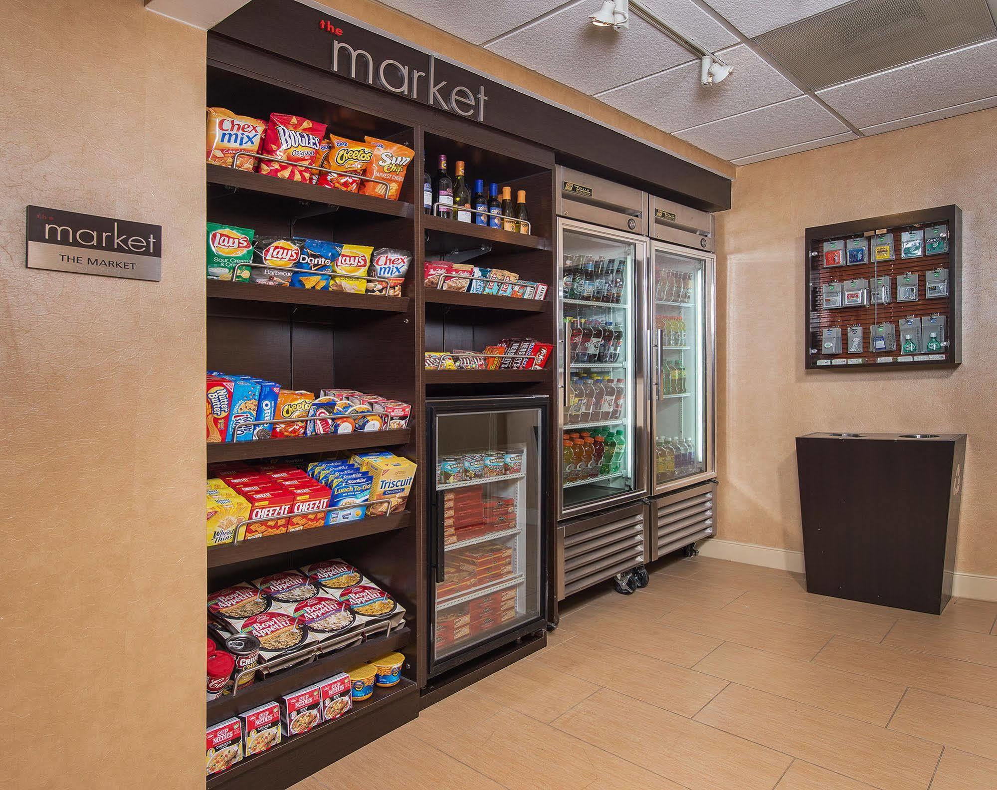 Residence Inn Fairfax Меррифилд Экстерьер фото